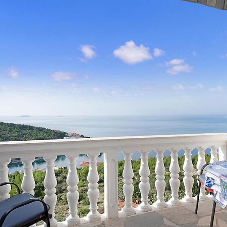 1 Bedroom Stunning Apartment In Primošten المظهر الخارجي الصورة