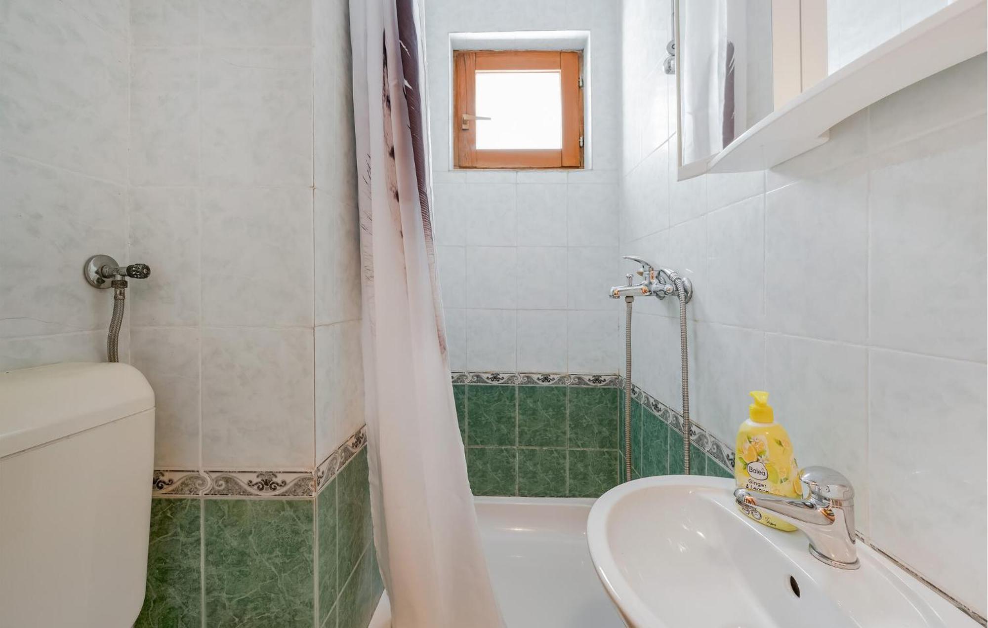 1 Bedroom Stunning Apartment In Primošten المظهر الخارجي الصورة
