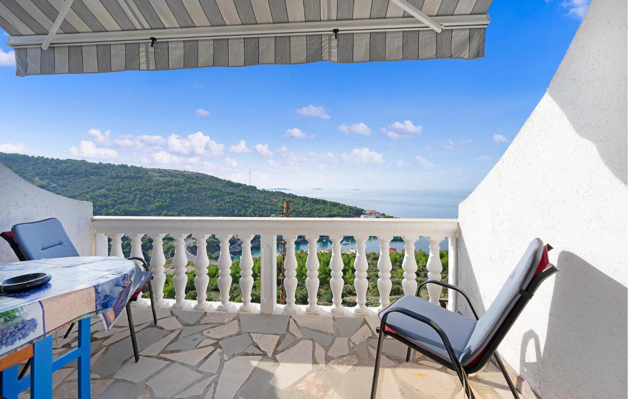 1 Bedroom Stunning Apartment In Primošten المظهر الخارجي الصورة