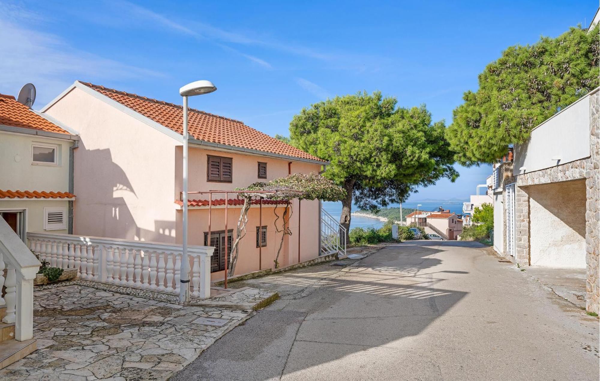 1 Bedroom Stunning Apartment In Primošten المظهر الخارجي الصورة